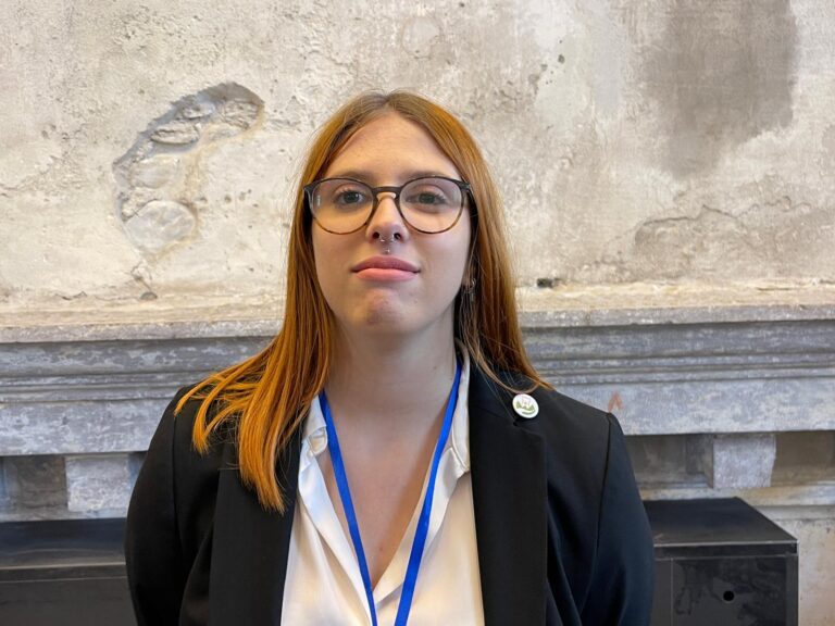 8b4f07d5-b12d-49f9-b416-2b89506412bd