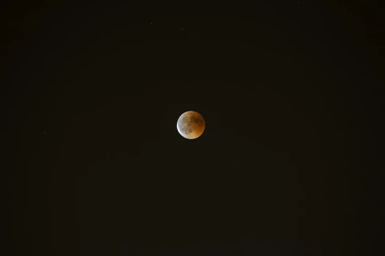 moon-8267178_1280