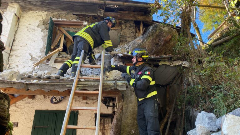 16b084e4-d13a-46df-80dd-866479aba213