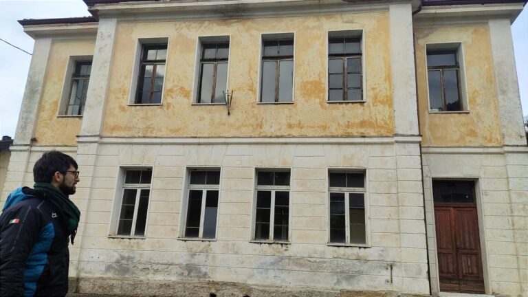 571bde49-52e9-4884-aa8b-4351885e1e9a