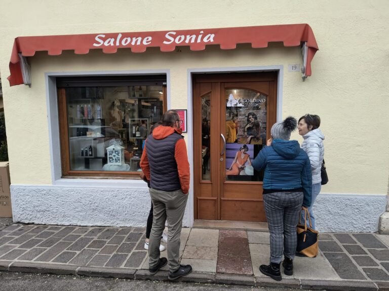 c7dba802-f907-4857-bb64-ad17b4ae1e6e