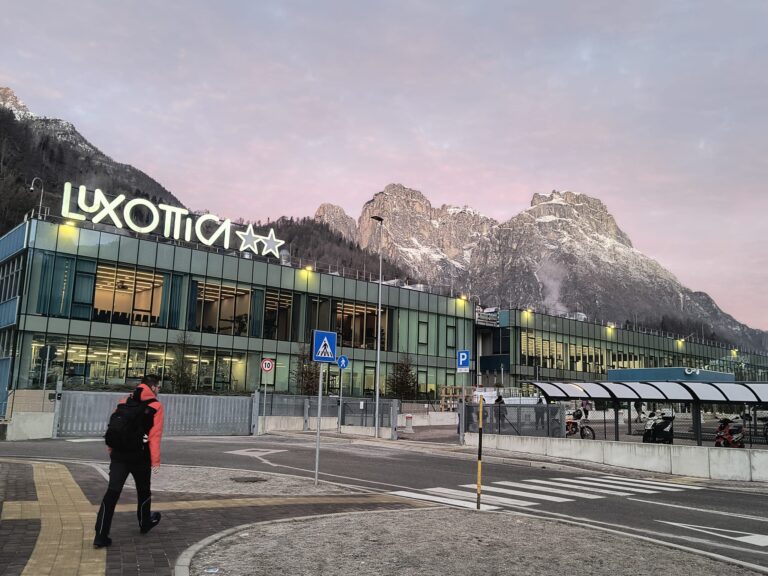 luxottica 2025