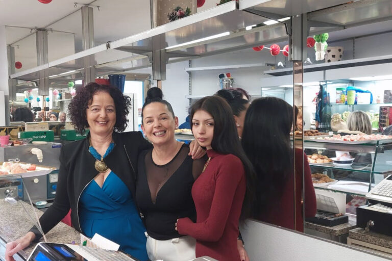 AGORDO – Paola, Tiziana e Diana all’interno di Le Bonbons