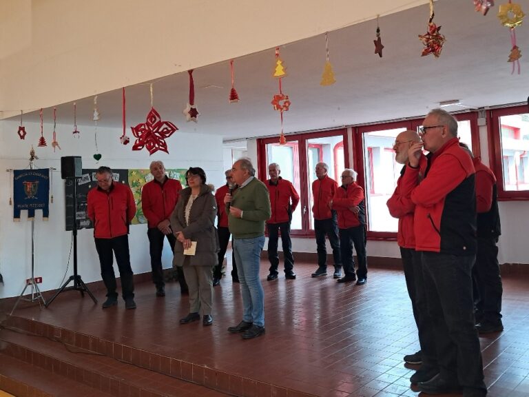 Il coro OIO con Gabriele Galletti e Lucia Fratturelli