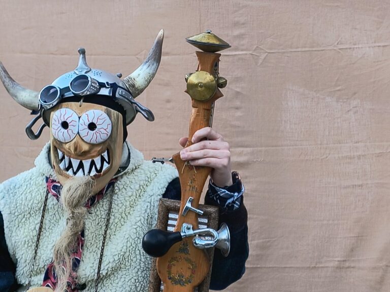 10ea2346-ebd0-49a6-b4c8-f14e13707973