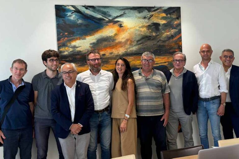 Gruppo-di-lavoro-CER-firma-atto-costitutivo-Fondazione_edited