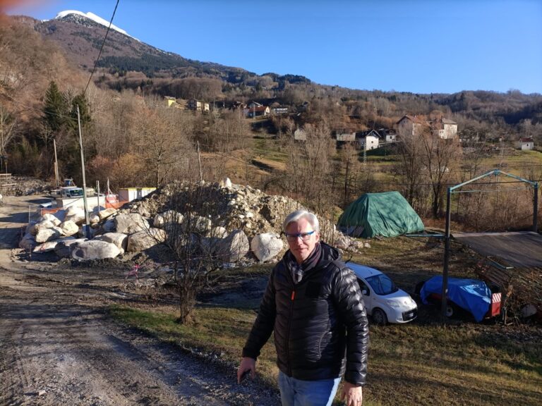 a419c9d8-d4e5-426c-aac5-034bb12f176b