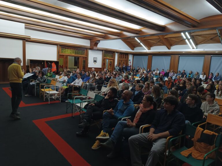 da95d8e3-e8be-4fe7-950d-c0ba934af60f