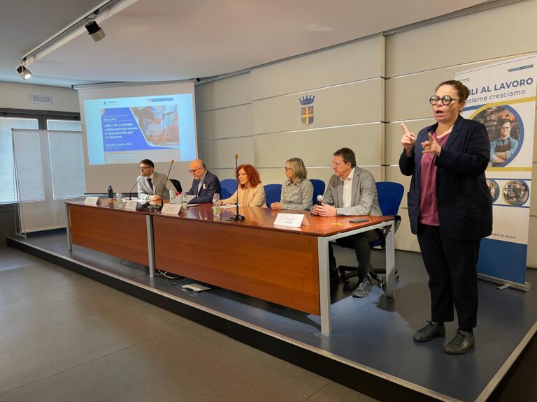 f7d9ef04-9fc5-4d24-996c-1038cc0c6637