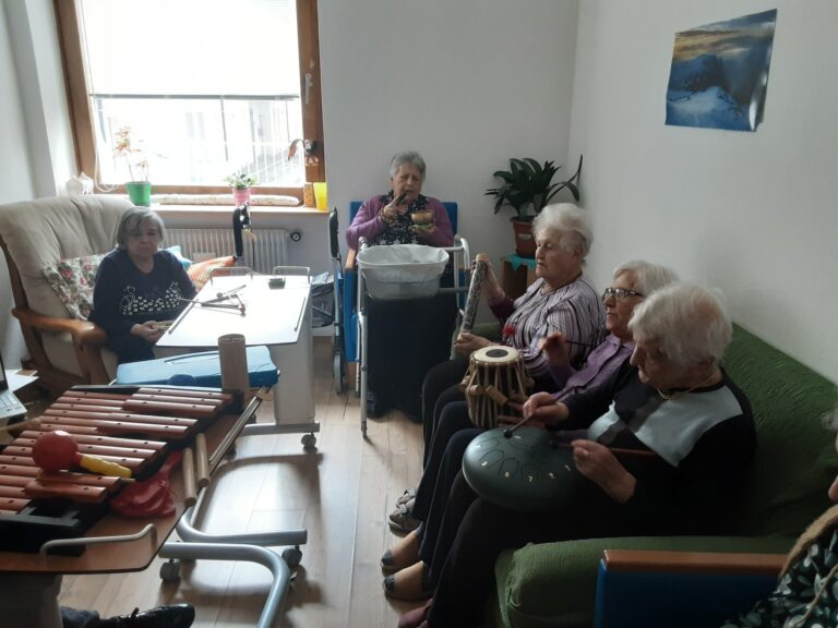 10270411-3e9f-405c-a84e-4a3565e5d94b