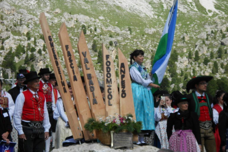 17.07.2016-stele-valli-ladine-passo-Sella-1024×768