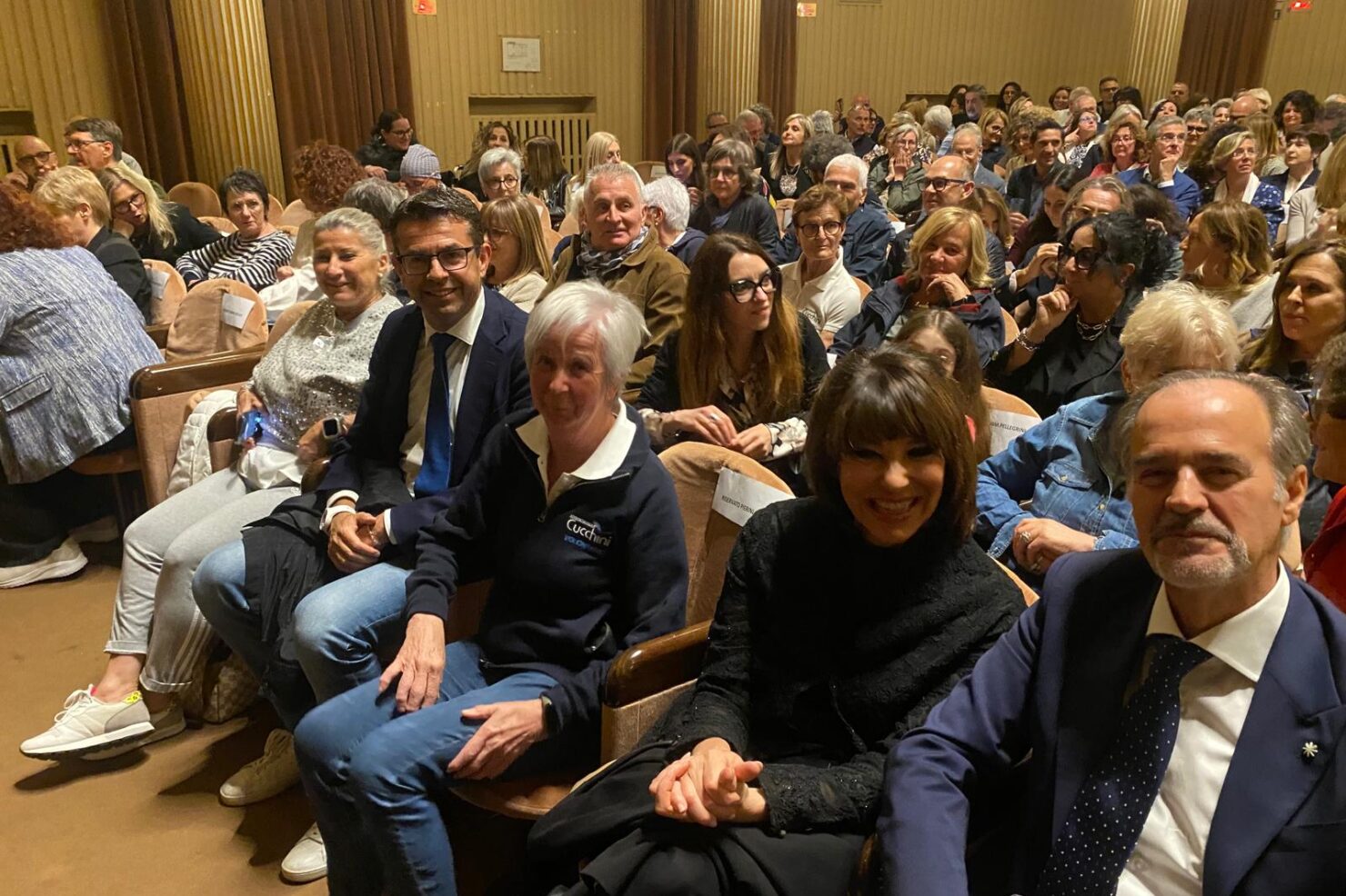 b766d38b-5e1d-474f-9961-4062b7860109