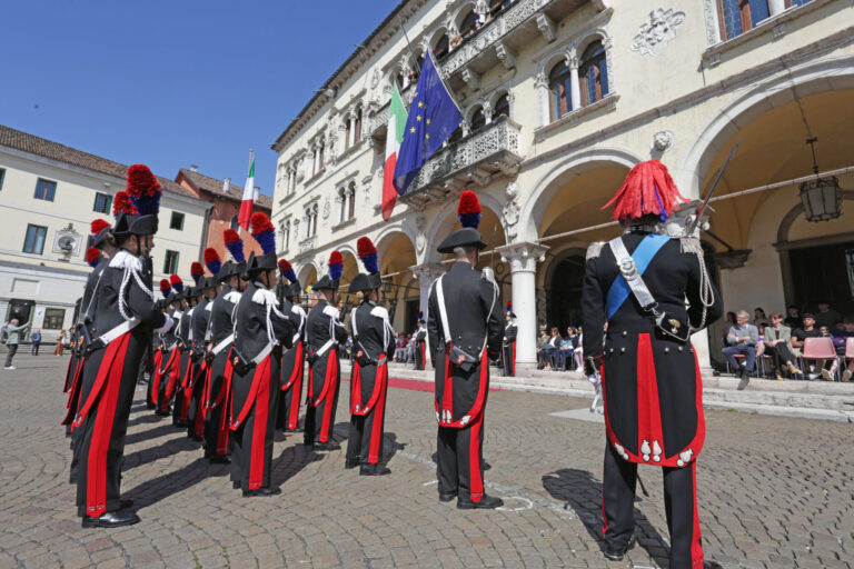 FESTA DEI CARABINIERI DI BELLUNO IN PIAZZA DEL DUOMO