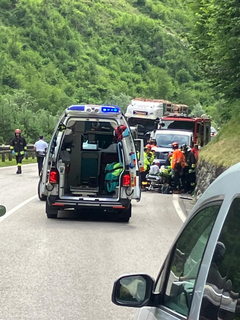 a69c5542-92a8-481b-a109-56d4b1183b27