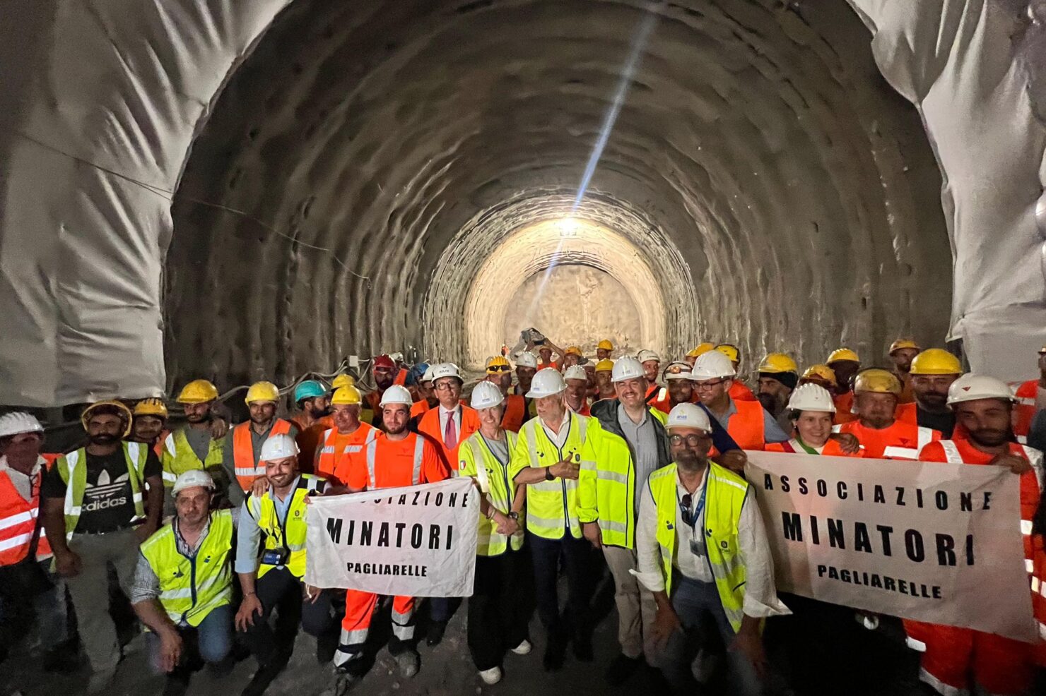 aa322b2e-8bdd-4813-81c6-f1cb296dfb24