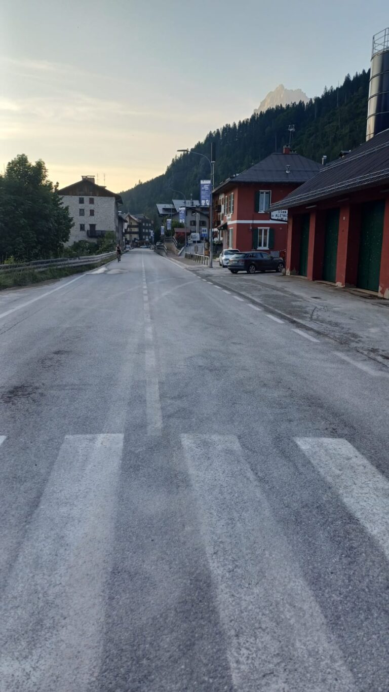 eea8c258-d9de-43dd-bdbd-0b26d033c85d