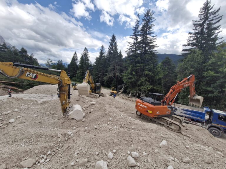 182c56e8-3914-40a5-bc77-11e6befa9716