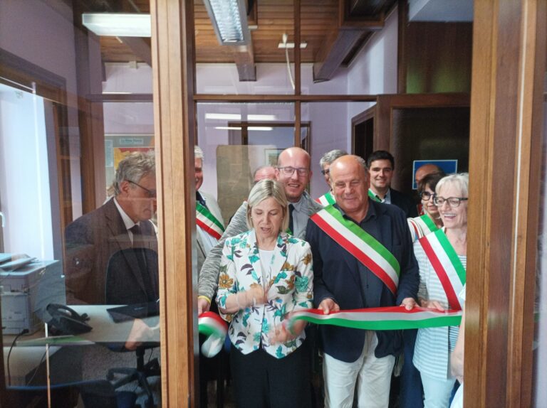 62ddac90-2be8-4ead-b0ef-c1a878b2fefc