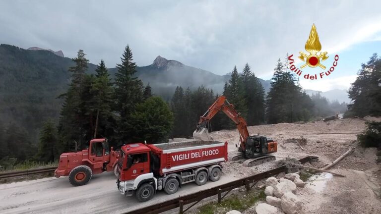 7b251c5a-8ce0-46c8-a1cf-cb8a9f81cdd8