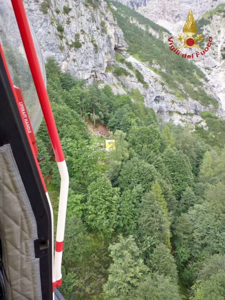 7b27de37-a0a8-4f9f-8a19-6663d8dfd82a