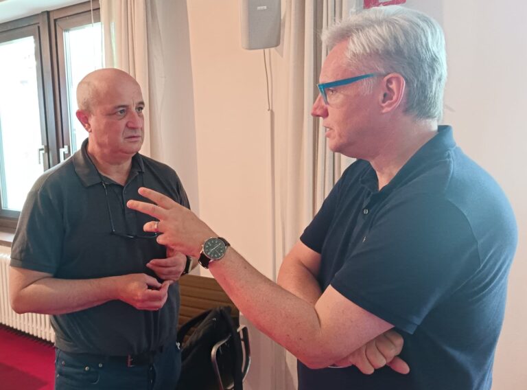 93e47570-7e30-41b4-9131-8195bf52a4d5