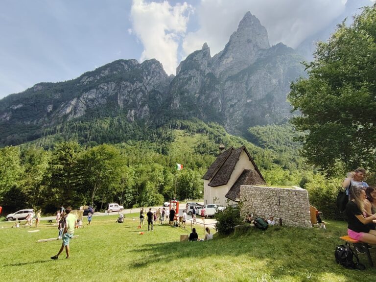 e595c386-7396-4da1-a7a0-4584c73bc81b