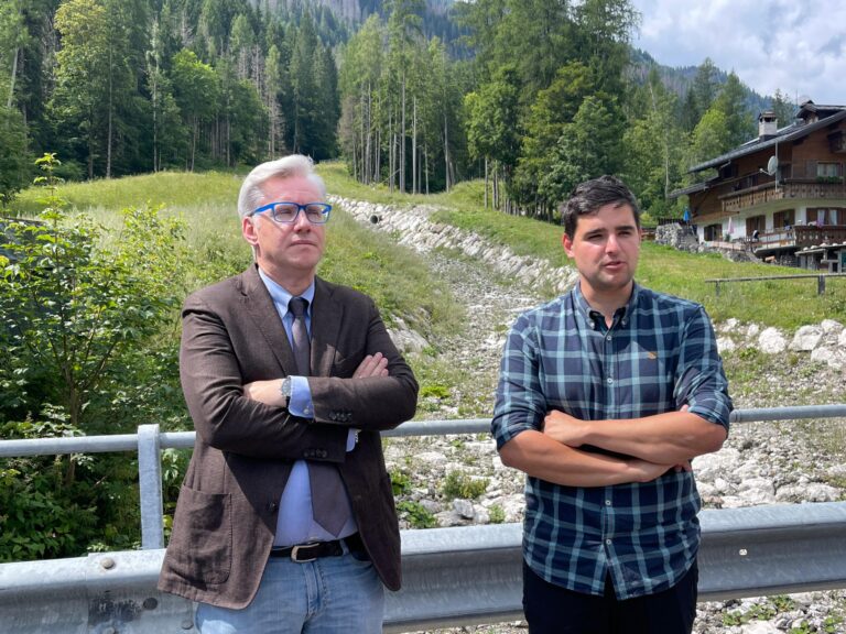 51c6fef8-c5a1-4d36-97c3-f17dc27abcf3