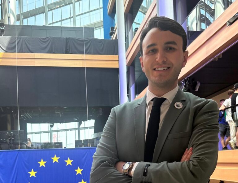 8c3c15e6-6334-4ae7-84f7-dce8e5d60c25