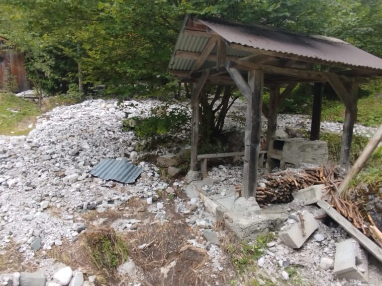 e530fb0c-d604-4616-af32-068aca717239