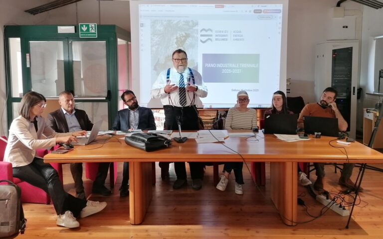 1_il Presidente di SIB Sommavilla che illustra il Piano Industriale