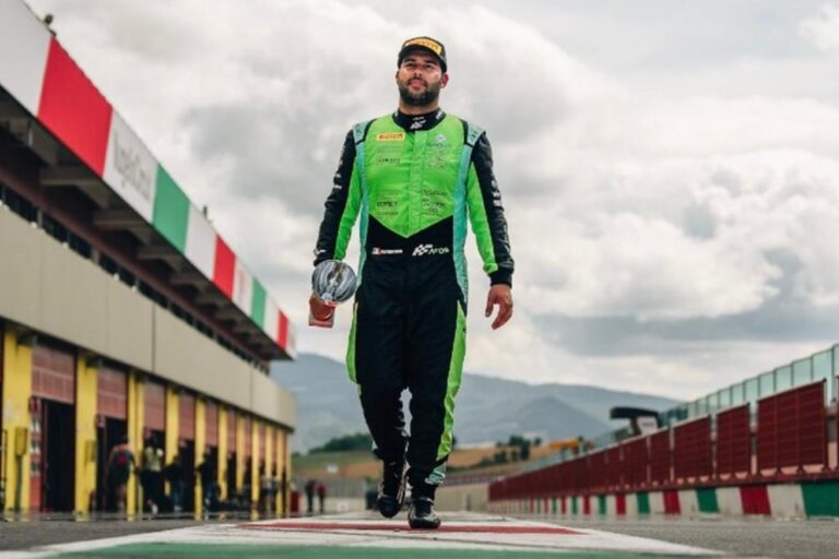 1ef4f9e3-4dbb-4381-bd96-ead06eed0a84