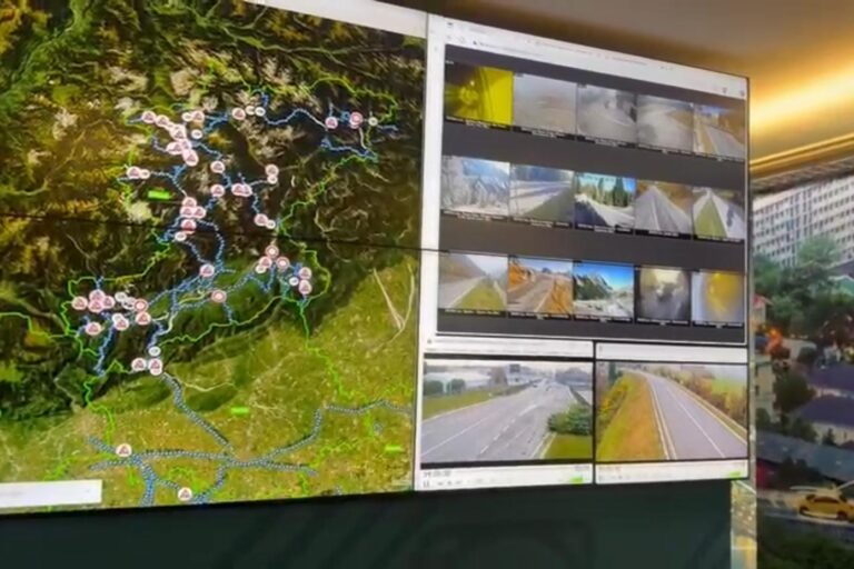 194fb60d-cf9d-483e-aa0f-8931afa1d49e