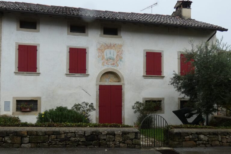 34cf8c80-f0c1-4afc-9dec-7d983aa1b9bd