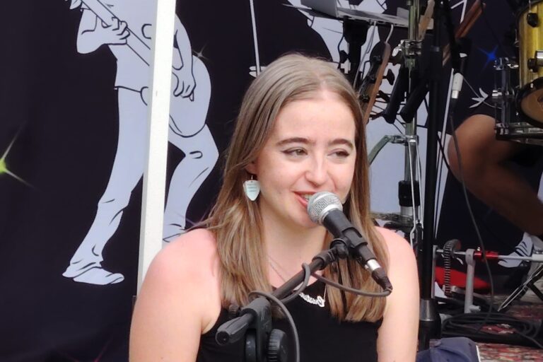 f6d140e4-1b93-4fcb-b513-29c0f2d32b97