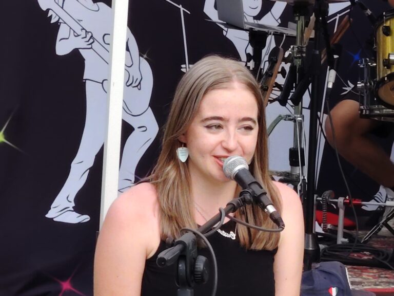 f6d140e4-1b93-4fcb-b513-29c0f2d32b97