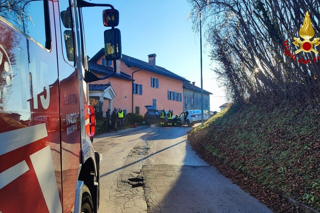 photo_5859260541044460697_y