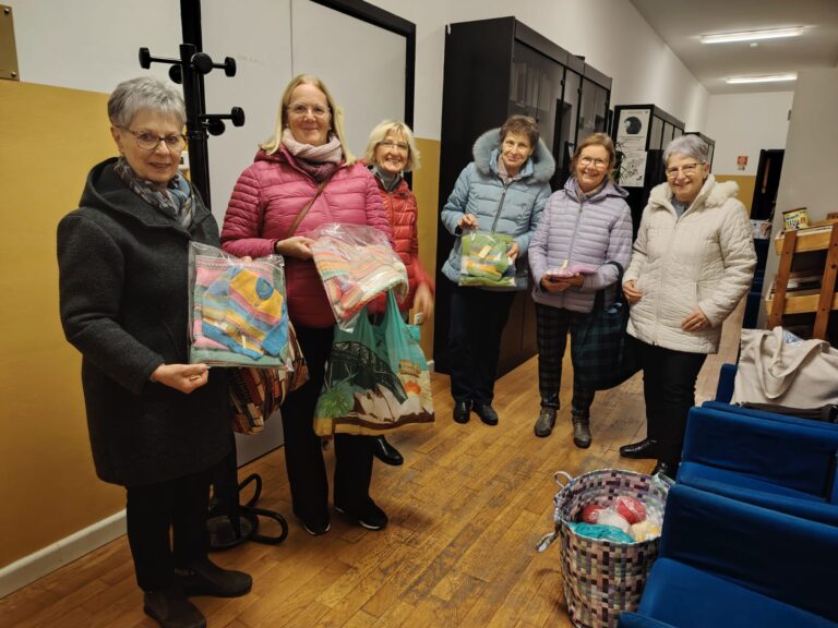 61c461cc-3441-4f01-b261-355be143b29c