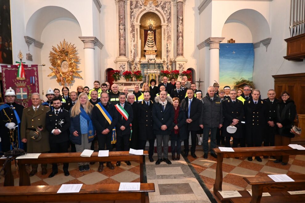 6d8cfa8c-b16c-4fd3-a5d0-ec3dc19939fb