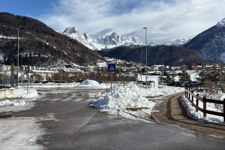 05a07227-ef0c-4165-ba05-b438c7fd4fd6